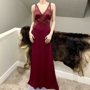 Elegant V-Neck and Cut-Out Back Bodycon Cocktail Dress